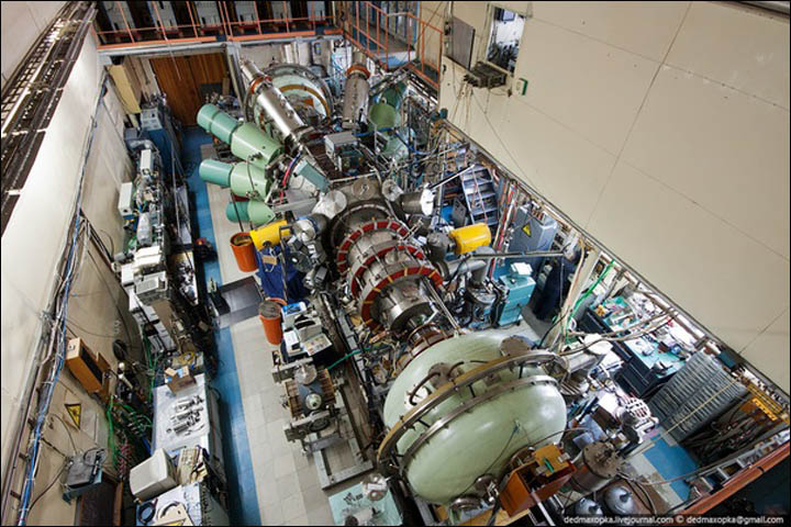 QuaziStationaryMagneticTrap