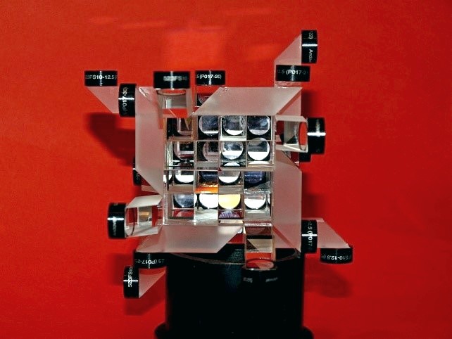 Zestaw 16 miniaturowych zwierciadel 7B